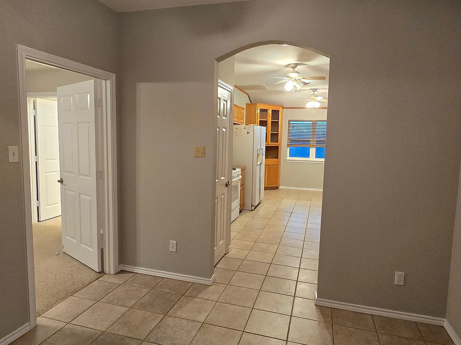 3 bed, 2.0 bath, 2132 sqft, $2,900 — Photo 4