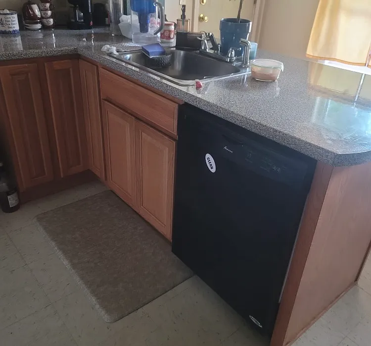 3 bed, 1200 sqft, $2,095 — Photo 3