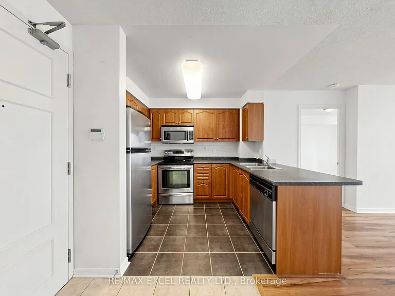 350 Red Maple Rd #508 — Photo 14