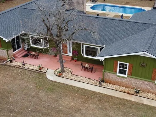 148 Dana Dr, Fayetteville, GA 30215