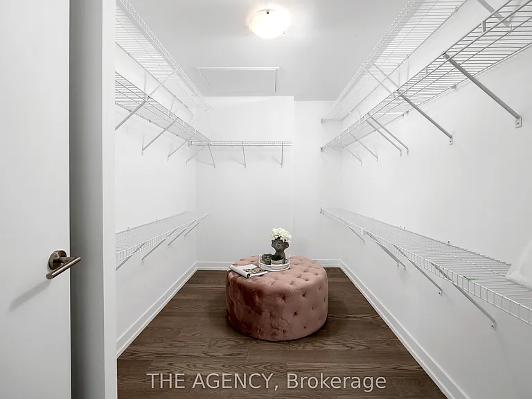 161 Roehampton Ave #804 — Photo 12