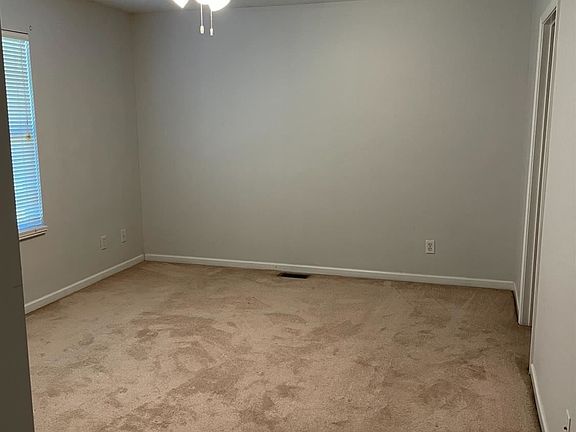 5th image of 2903 Goldenrod Ln