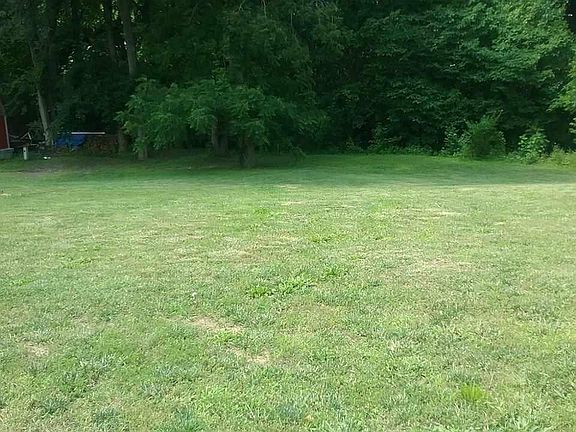 5th image of 1005 Acorn Dr