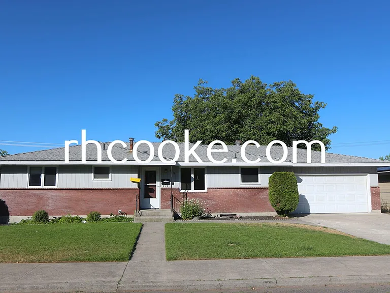 5711 N Greenwood Blvd — Photo 1