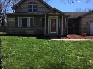 402 E 5th St, Delavan, IL 61734