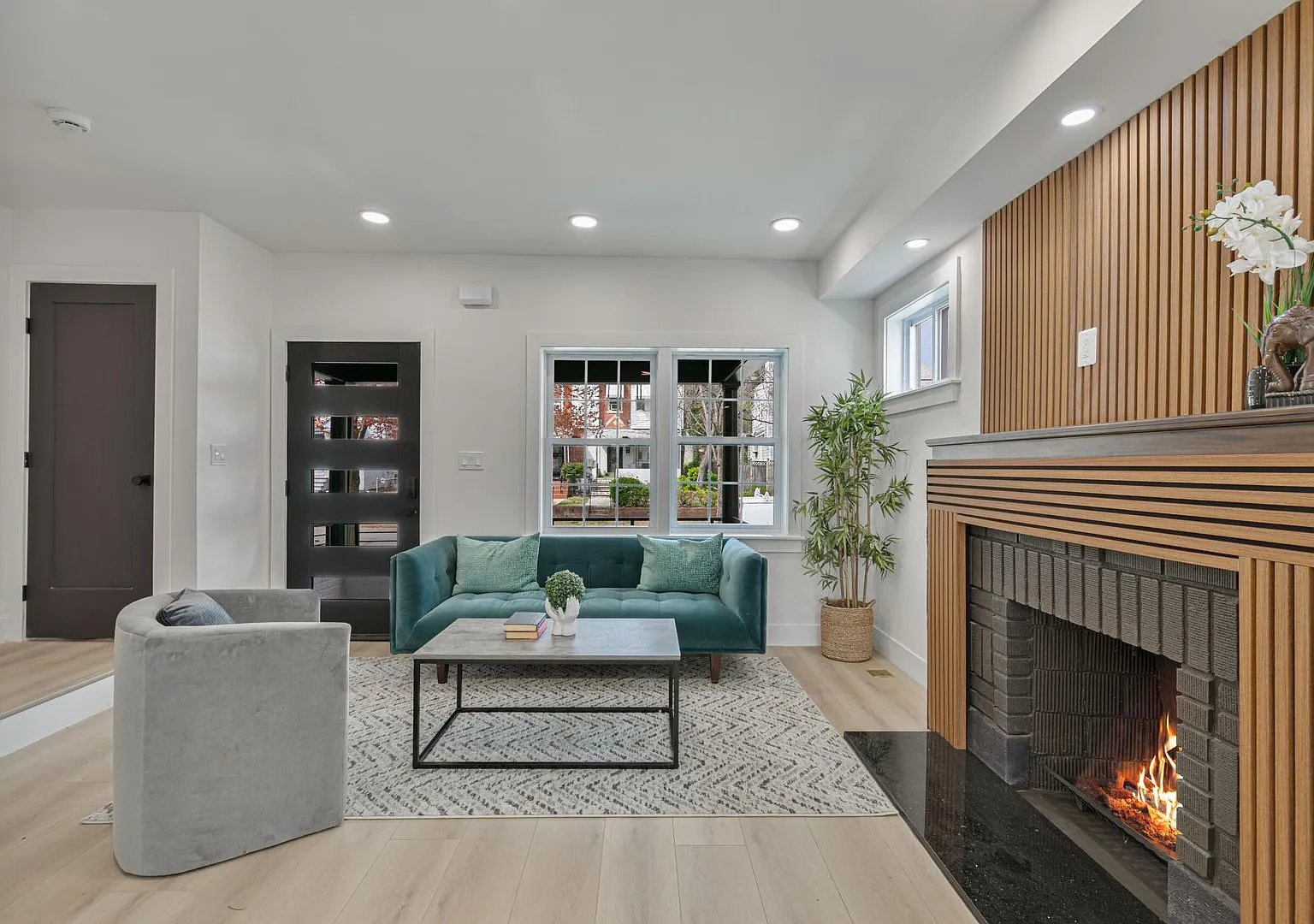 Tudor Duplex w/ 3 Parking Spaces + EV Charging and Garage — Photo 3