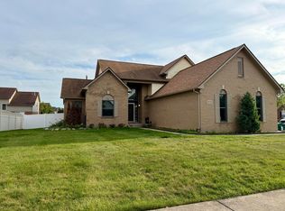 19713 Sexton St, Rockwood, MI 48173