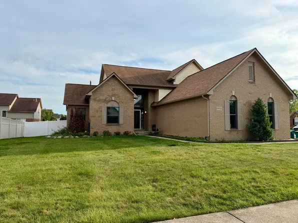 19713 Sexton St, Rockwood, MI 48173