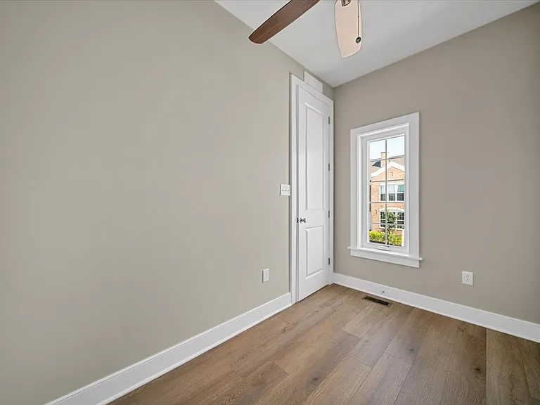 330 Highbridge Ln — Photo 27