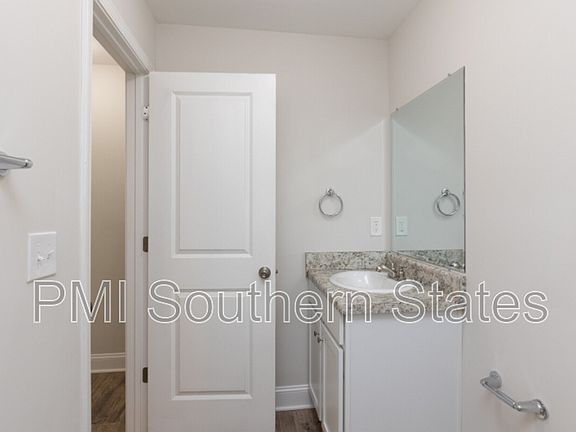 4th image of 202 Walnut Hill Dr APT C