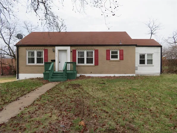 1743 Crystal Ct, Saint Louis, MO 63130