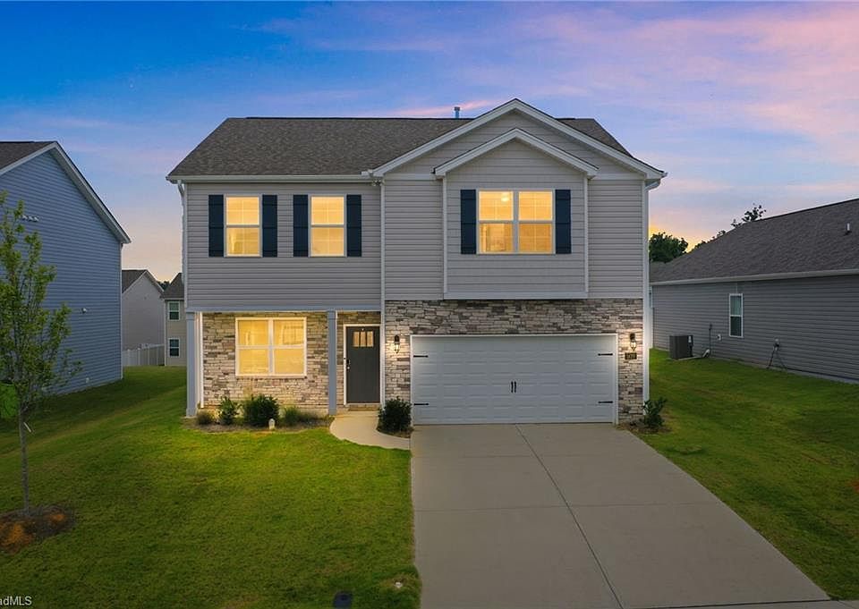 1st image of 1420 Carisbrooke Dr