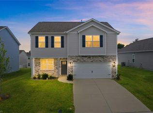 1420 Carisbrooke Dr, Mebane, NC 27302