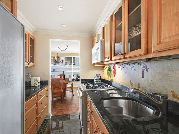 5th image of 200 Central Park S APT 12H
