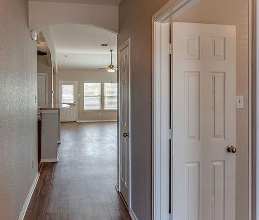 4th image of 5152 Mirror Lake Dr