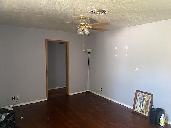 2nd image of 307 Elmwood Dr