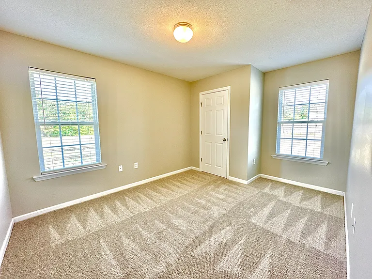 5756 Emily Ln — Photo 16