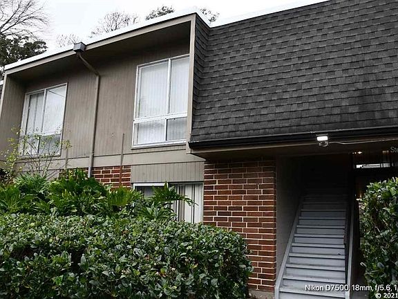 2nd image of 1700 SW 16th Ct APT M21