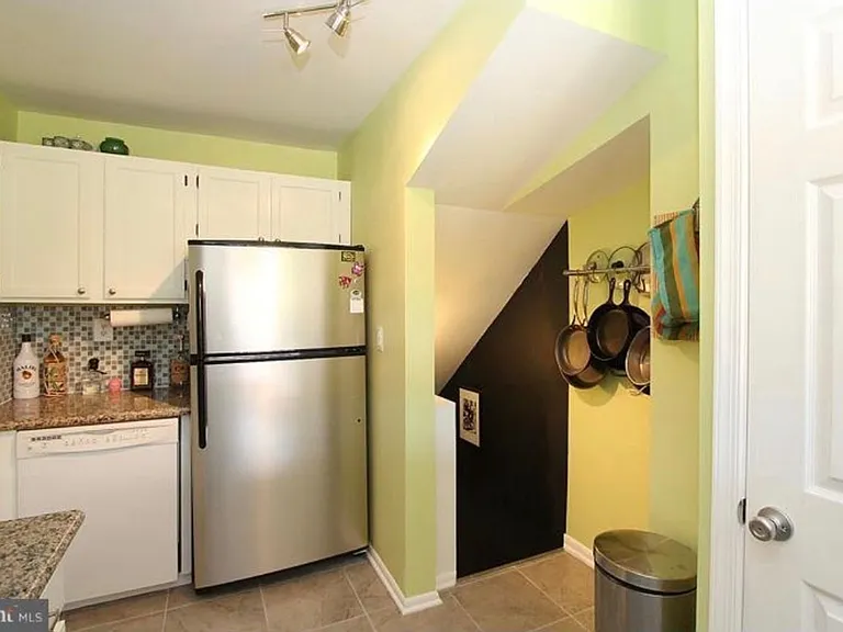 1376 W St NE — Photo 6