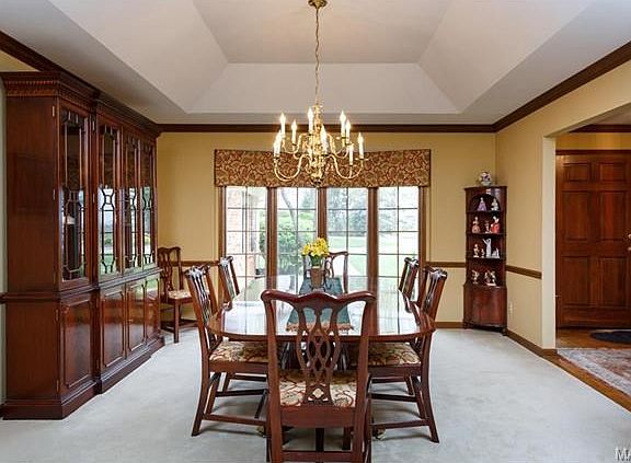 3rd image of 9845 Eagle Hill Ln