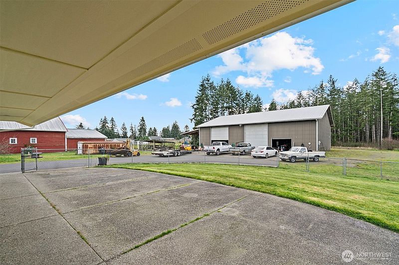 5th image of 18647 Joselyn Street SW