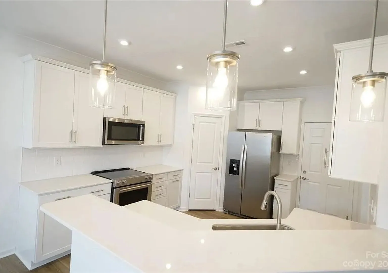 Room for Rent in 3 Bedroom Home at Lani Dr — Photo 4