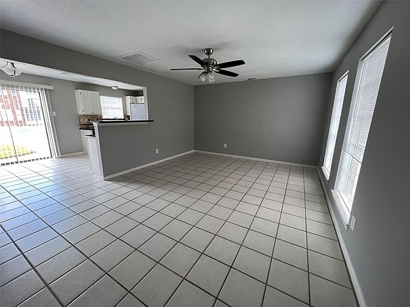 3rd image of 7931 Catalpa St