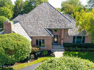 10 Saint John Dr, Hawthorn Woods, IL 60047