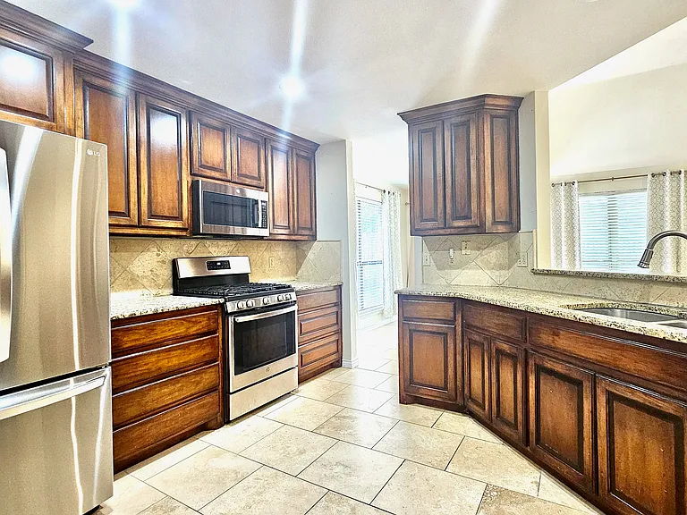 1445 Sedalia Dr — Photo 8