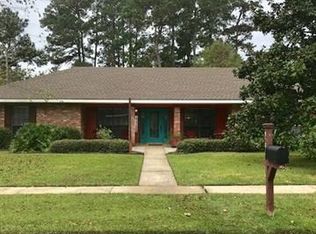 902 Rue Chalet, Hammond, LA 70403