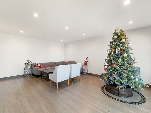 3rd image of 4309 N Olcott Ave