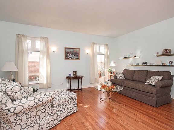 3rd image of 8698 Jonathan Dr #17A