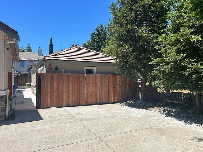 2971 Begonia Ct — Photo 3