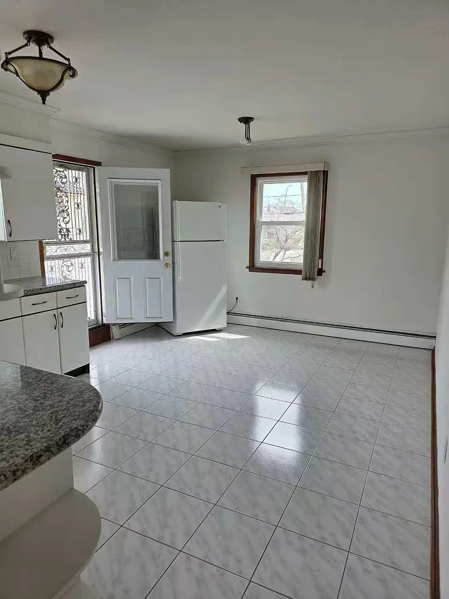 Building Photo - 178-05 Jewel Ave #2F
