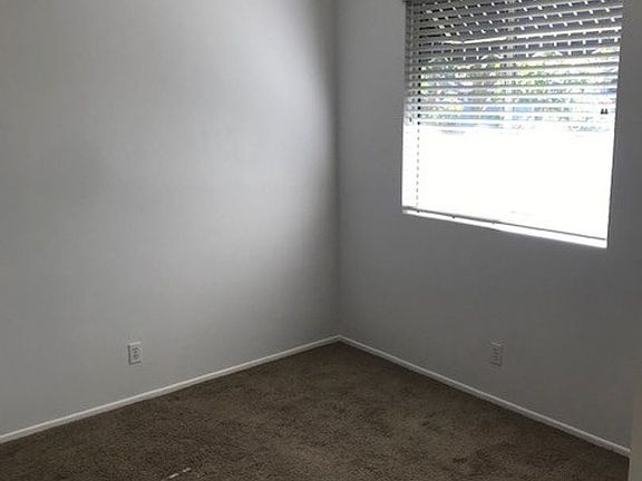 3rd image of 76 Breakers Ln