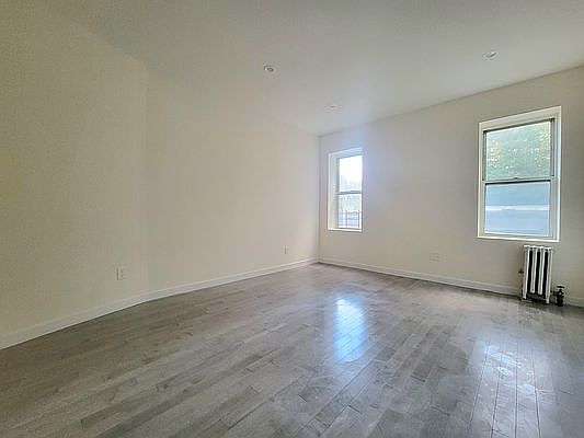2nd image of 70 Dahill Rd APT 1M