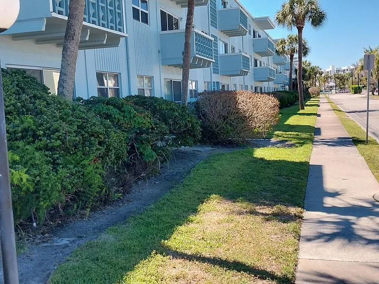221 Columbia Dr #133 — Photo 8