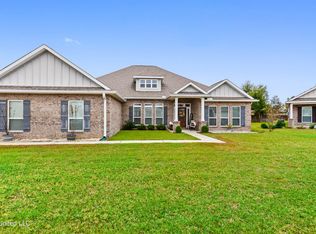 1021 Silverbell Cv, Ocean Springs, MS 39564