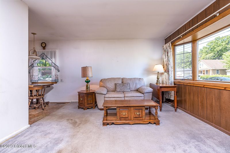 2nd image of 428 Chiswell Road