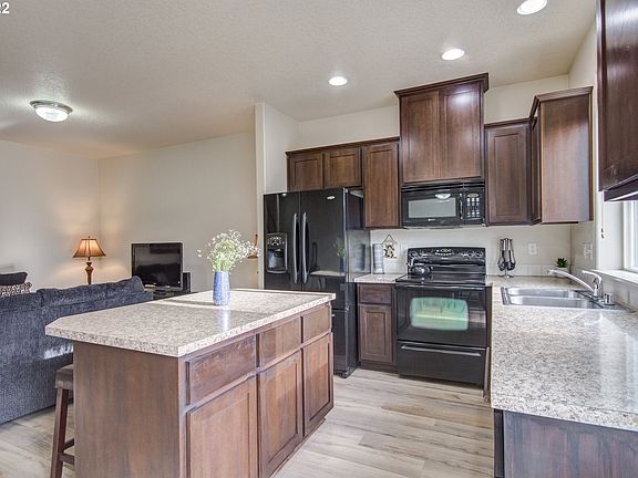 4th image of 5320 NE 83rd Pl