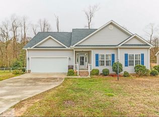 220 Starcrest Dr, Pikeville, NC 27863