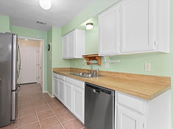 4th image of 5023 Windy Meadow Dr
