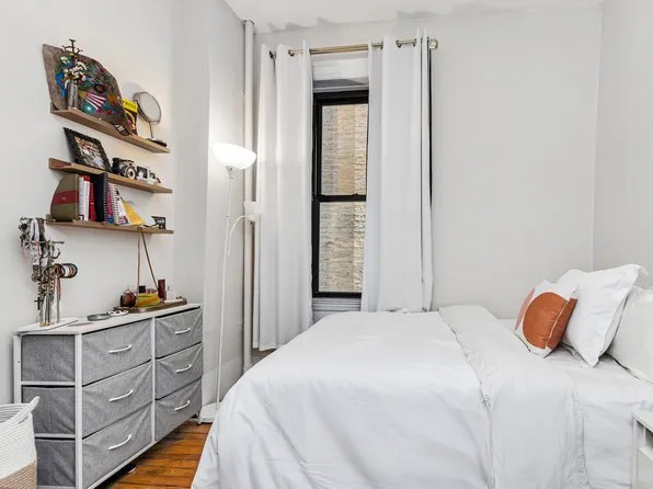 164 Prospect Park West image 10 of 16