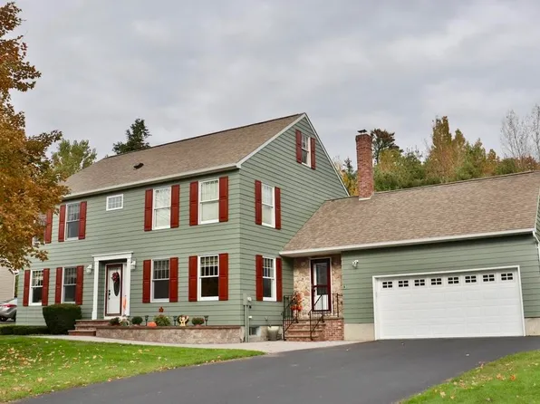 10 Barcomb Ave, Morrisonville, NY 12962