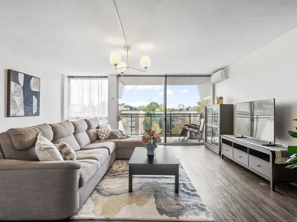 60 Babcock St APT 43, Brookline, MA 02446