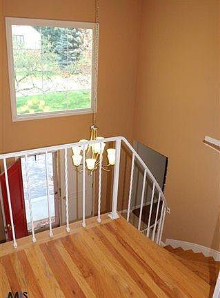 3rd image of 978 Adams Castle Dr