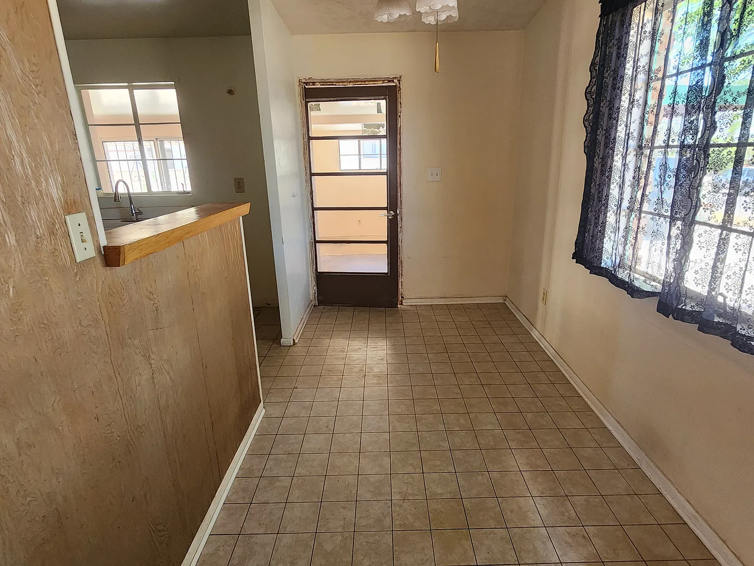 4 bed, 1410 sqft, $1,695 — Photo 3
