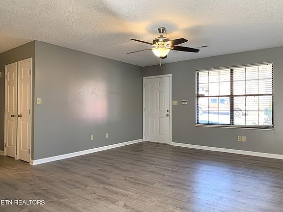 5th image of 5545 Elaine Ln
