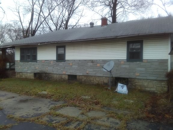 3rd image of 2751 N 75th Ter