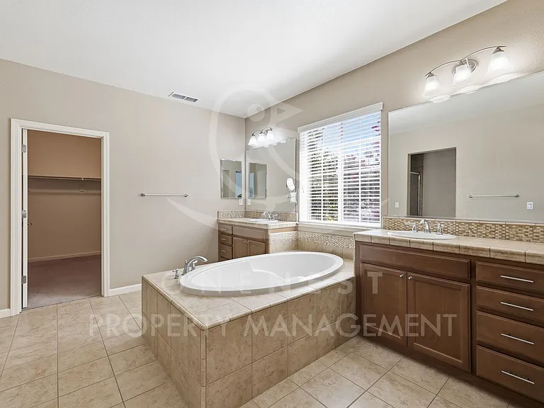611 Open Range Ln — Photo 19
